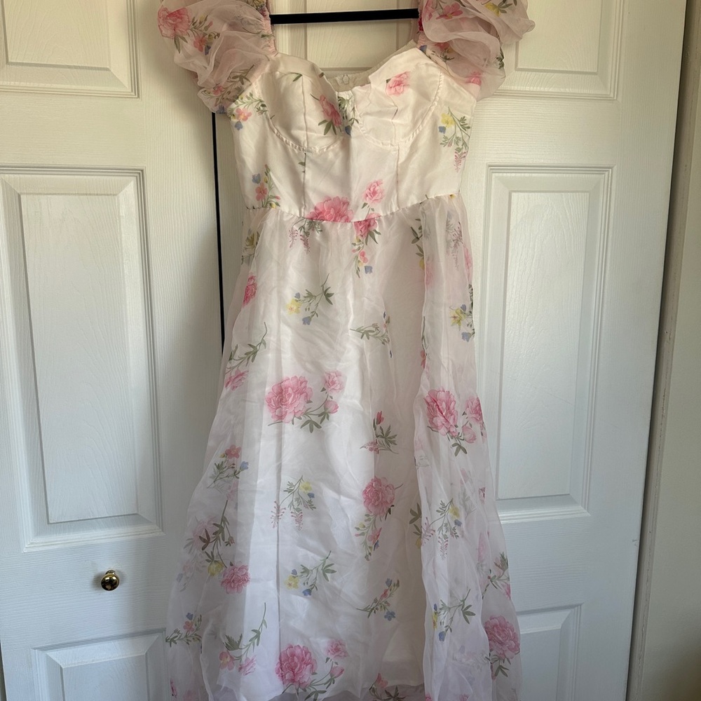 Floral Pink and White Dress with Ruffled Sleeves